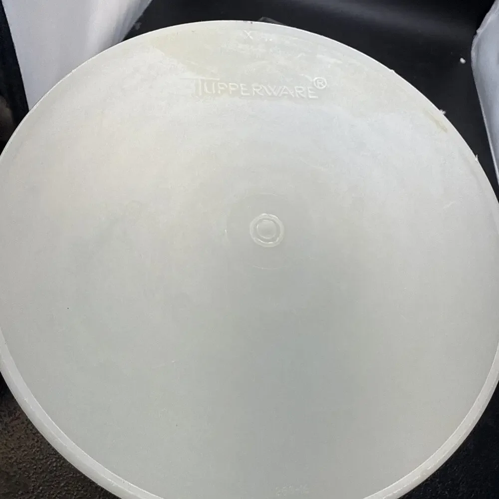 Vintage Tupperware 265-16 Round Food Storage Container w/ Lid Frosted USA